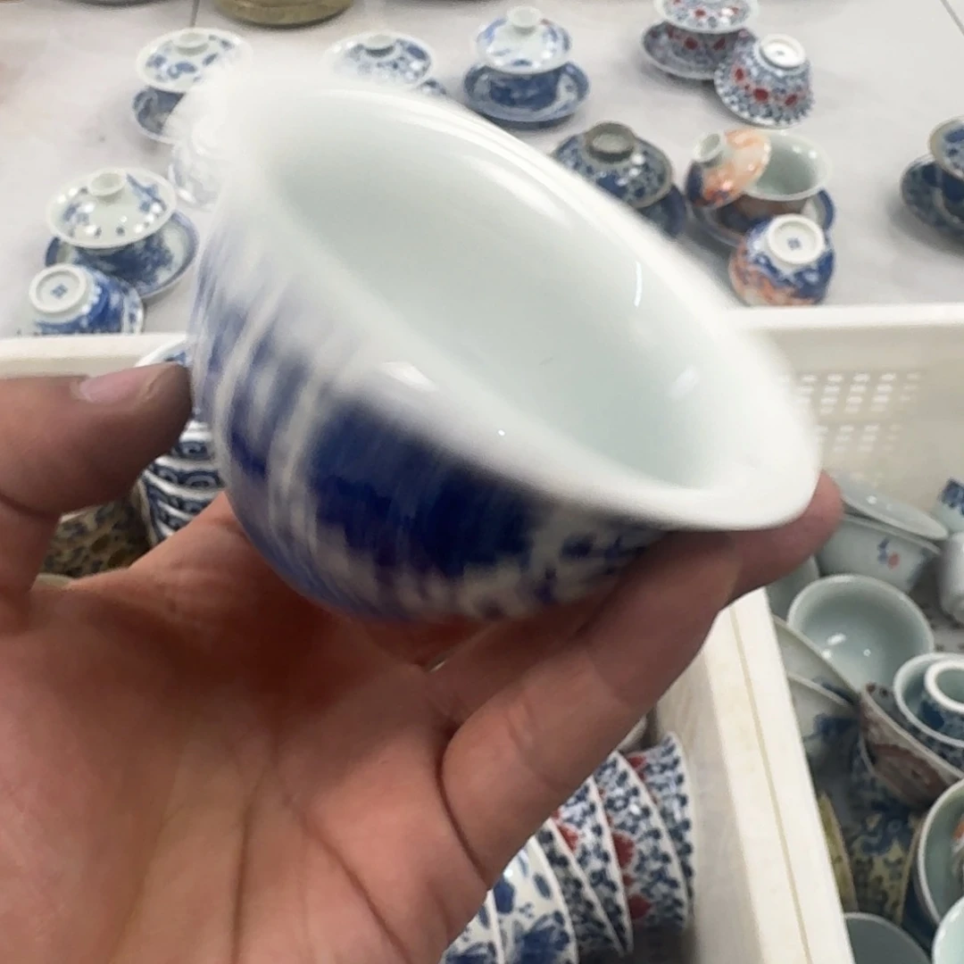 摆件青花缠枝莲主人压手杯