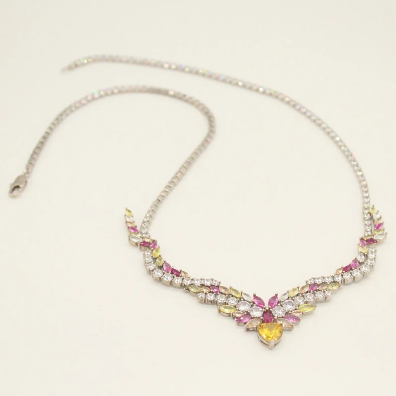 P034 海瑞家粉黄项链