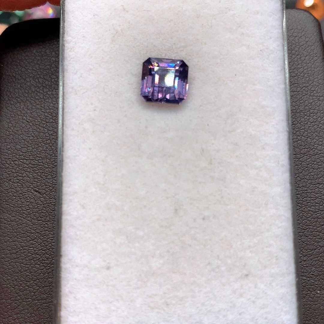 尖晶石裸石天然尖晶石