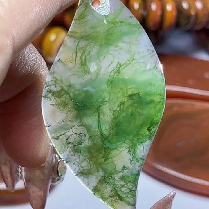 玛瑙/玉髓颈饰未镶嵌雄****展
