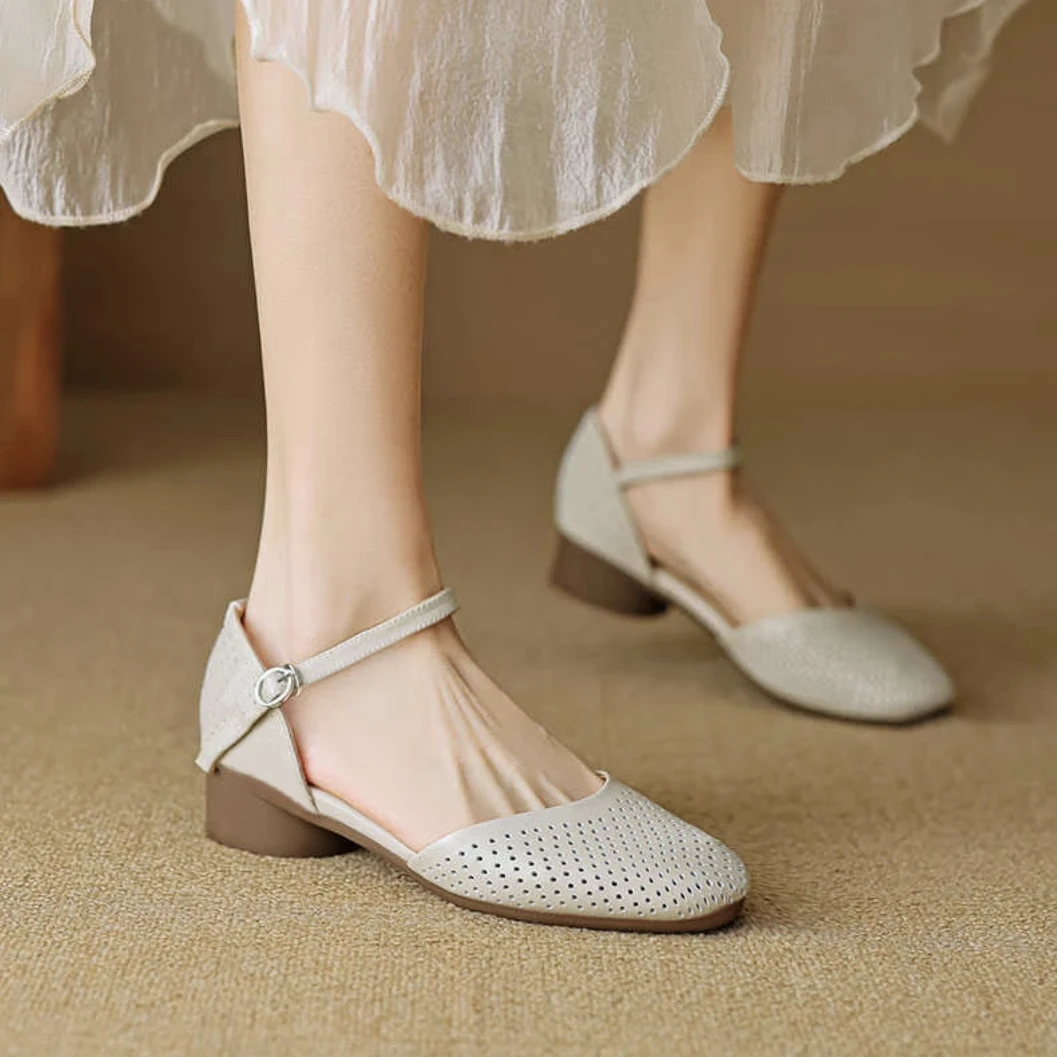 【品牌力荐】法式一字扣女鞋夏季真皮羊洞洞中空单鞋低跟包头8637