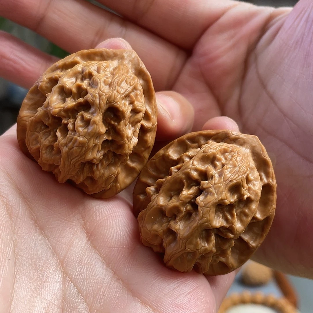 桃核把件38×40尺梨木台翻天印CN01438已打底