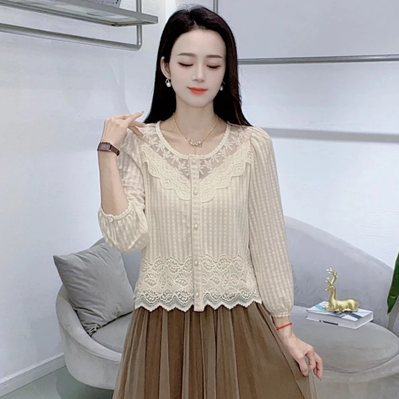 时尚蕾丝拼接七分袖衬衫女2025春秋新款洋气别致减龄百搭显瘦上衣