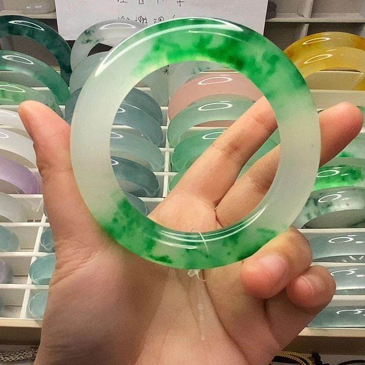 石英质玉未镶嵌手镯