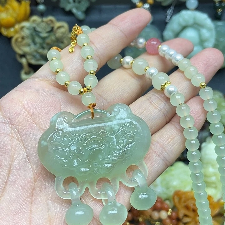 未镶嵌岫玉吊坠吊坠