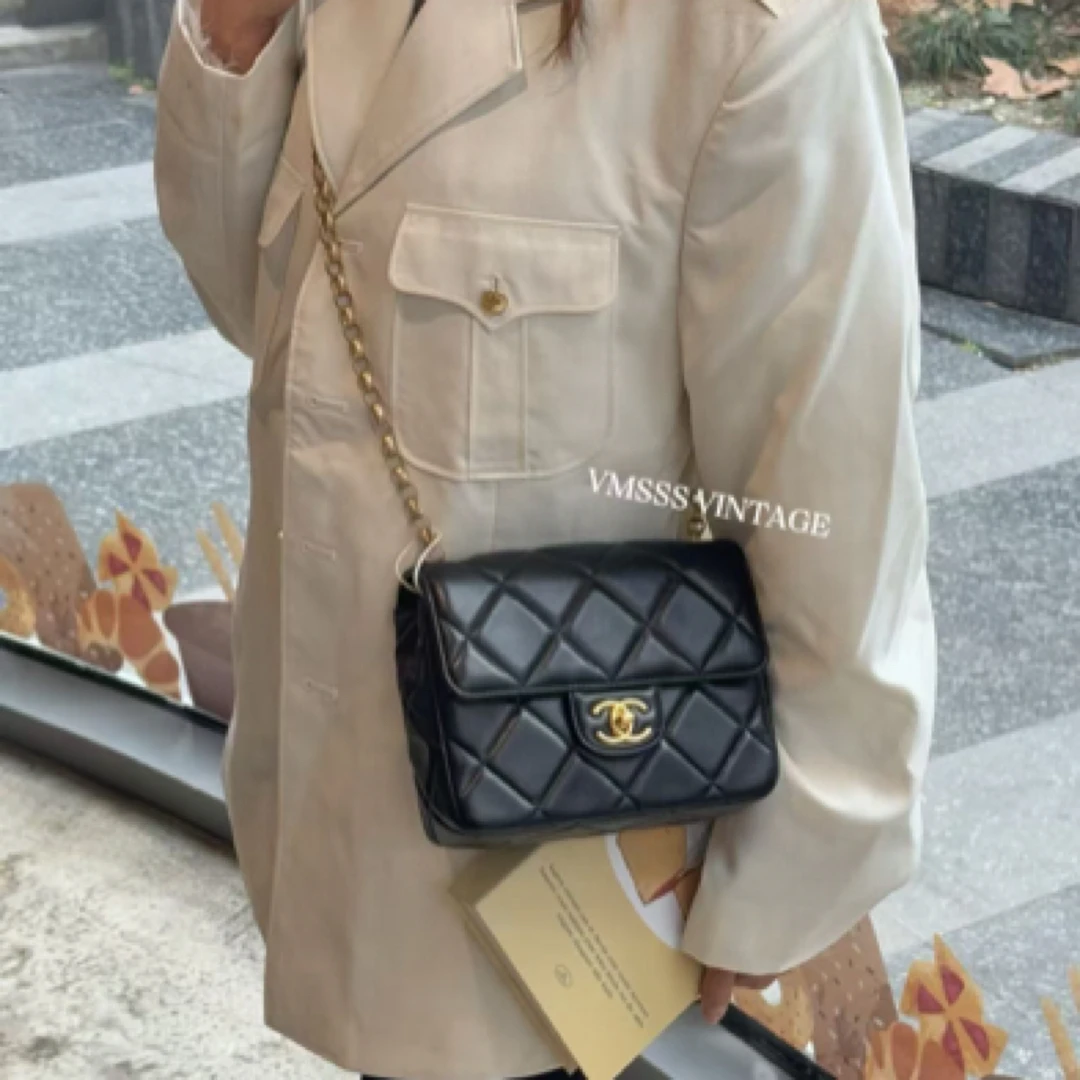 99新 Chanel/香奈儿 金币雕花方胖子黑色羊皮芯片款单肩包/07081