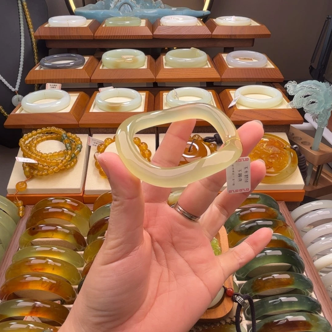 蛇纹石玉未镶嵌手镯55