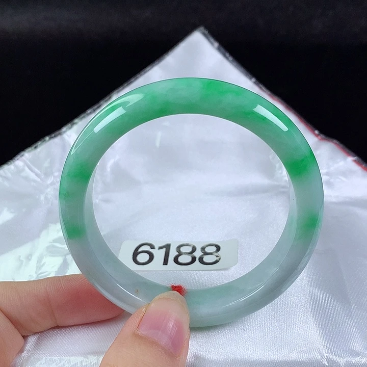 翡翠未镶嵌手镯53圈