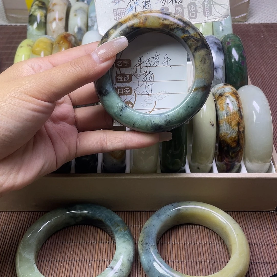 平***乐蛇纹石玉未镶嵌手镯