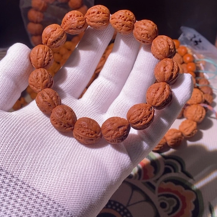 文玩核桃手串……16