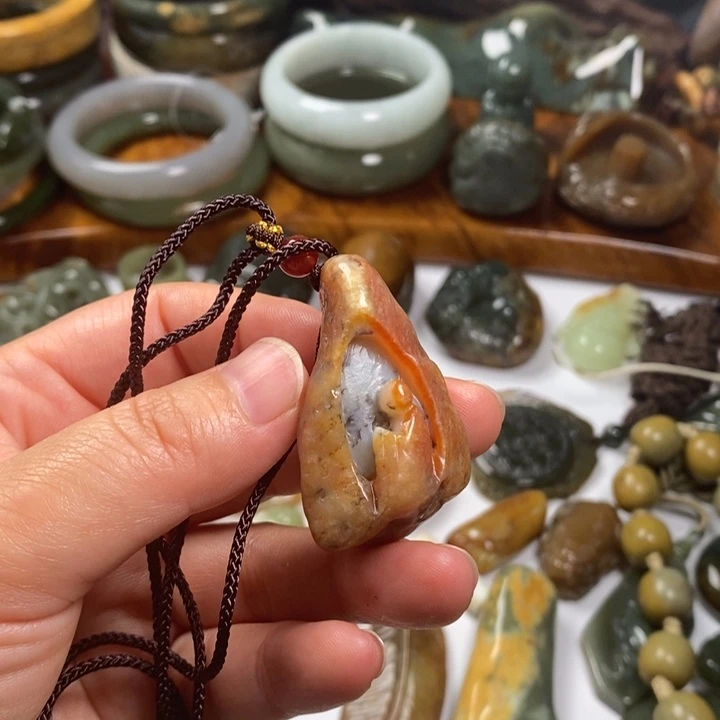 和田玉（糖玉）未镶嵌手镯