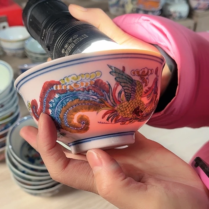 瓷片//饭碗//直径12.5厘米。红西。
