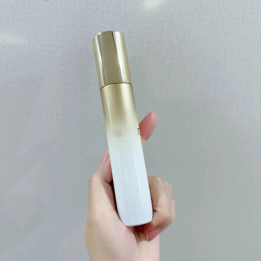 法 提拉精华涂抹
