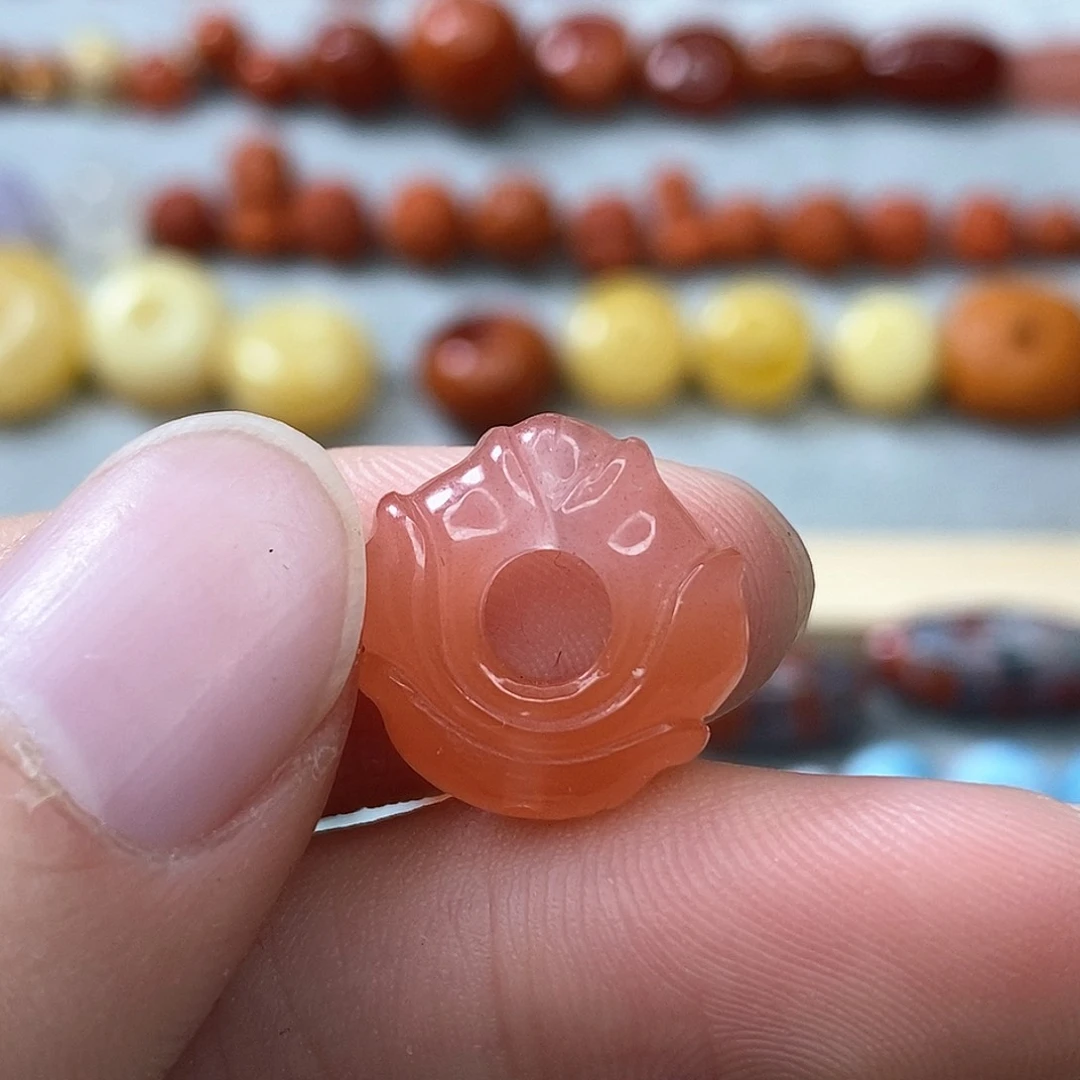 南红玛瑙背云未镶嵌凉山南红莲花背云