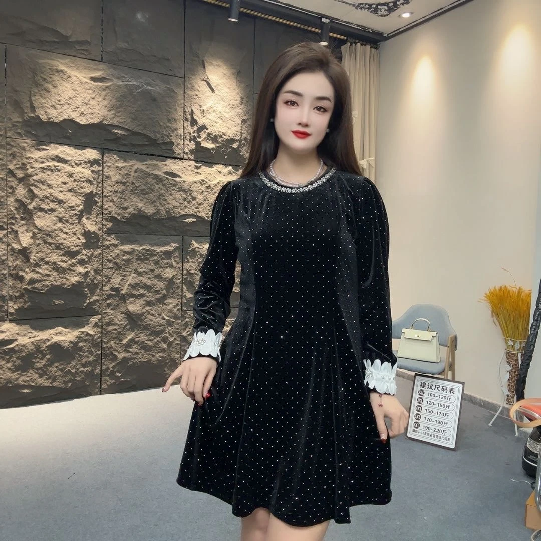 大码女装拼色花瓣袖口满天星亮钻重工连衣裙胖妹妹韩版春季A字裙