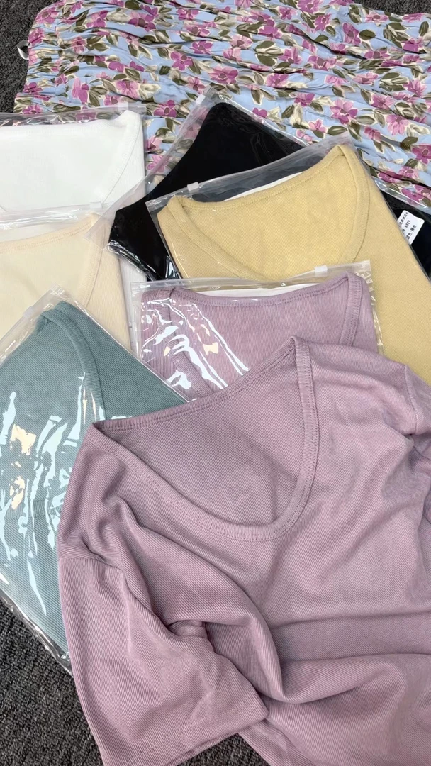 西西家 ins风～鹅蛋领简约百搭雪花棉T短袖8829