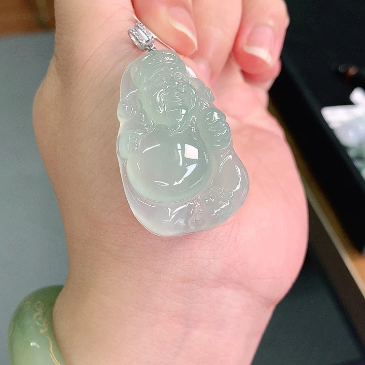 翡翠18K金镶嵌颈饰高冰晴财神爷38-27-6如