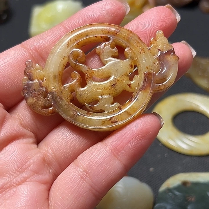 昭***成和田玉（糖玉）未镶嵌挂件