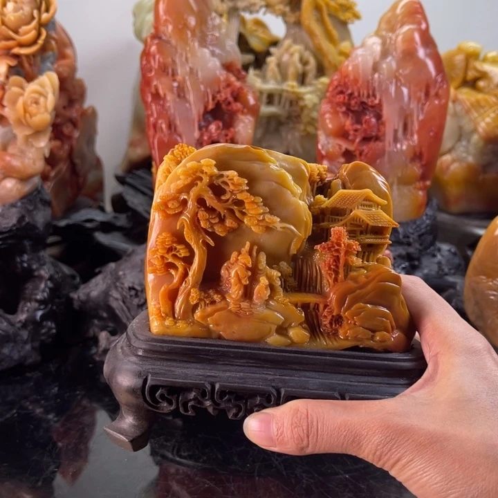 田黄石松下雅聚摆件