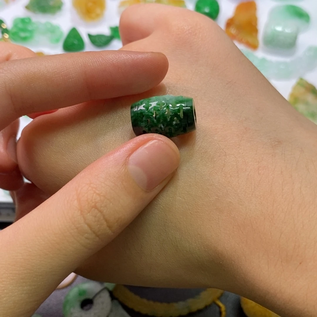 定制翡翠未镶嵌桶珠