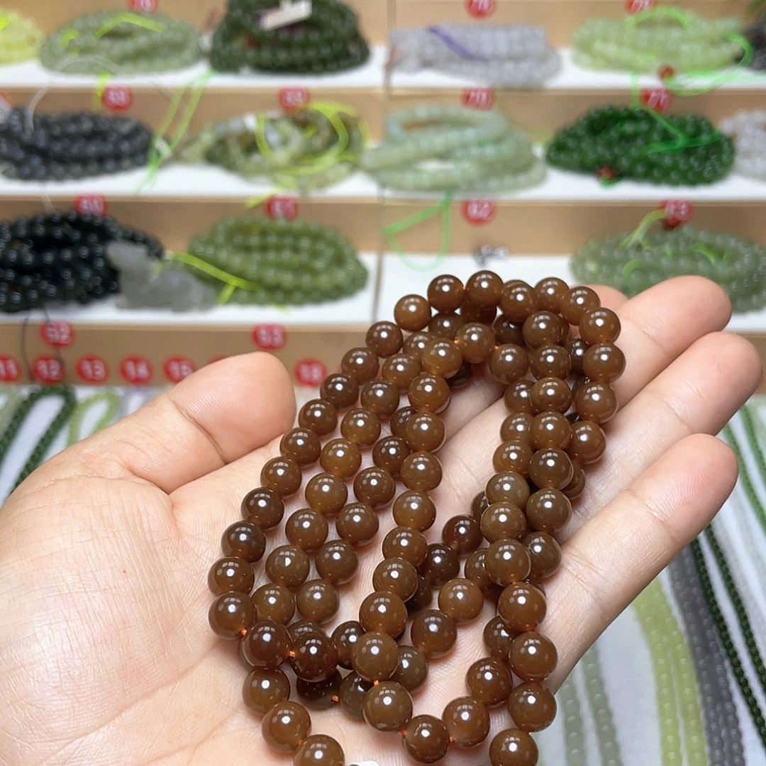 高***生和田玉未镶嵌颈饰8mm