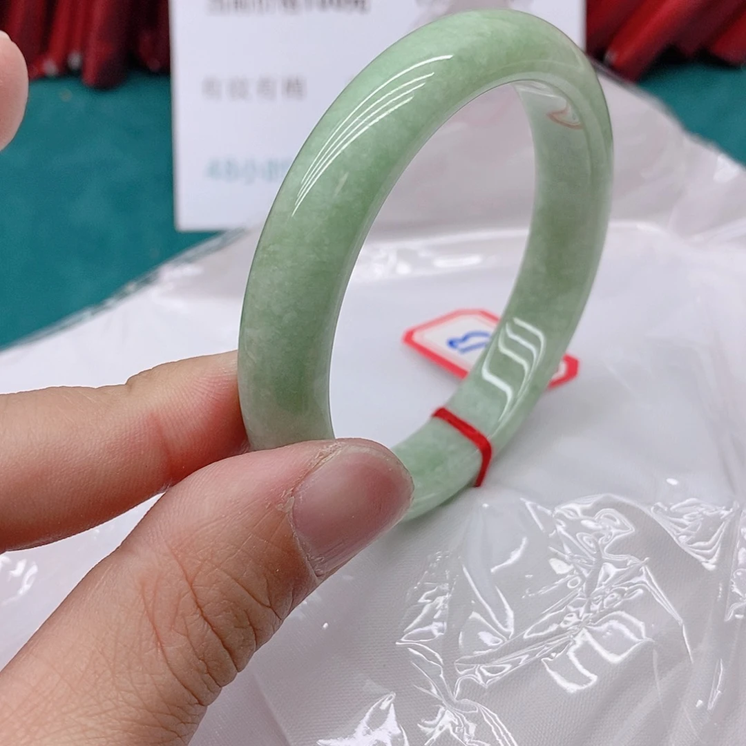 翡翠手镯未镶嵌?****?A133333333