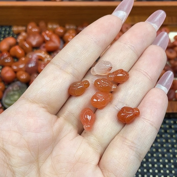 南红玛瑙未镶嵌颈饰兰陵花