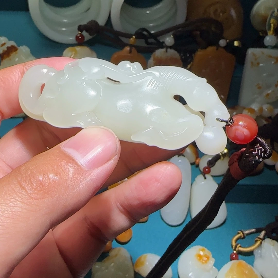 和田玉颈饰未镶嵌