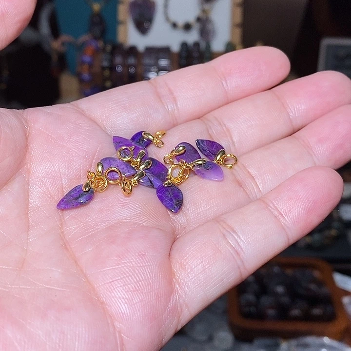 未镶嵌苏纪石（舒俱来）滴流叶子