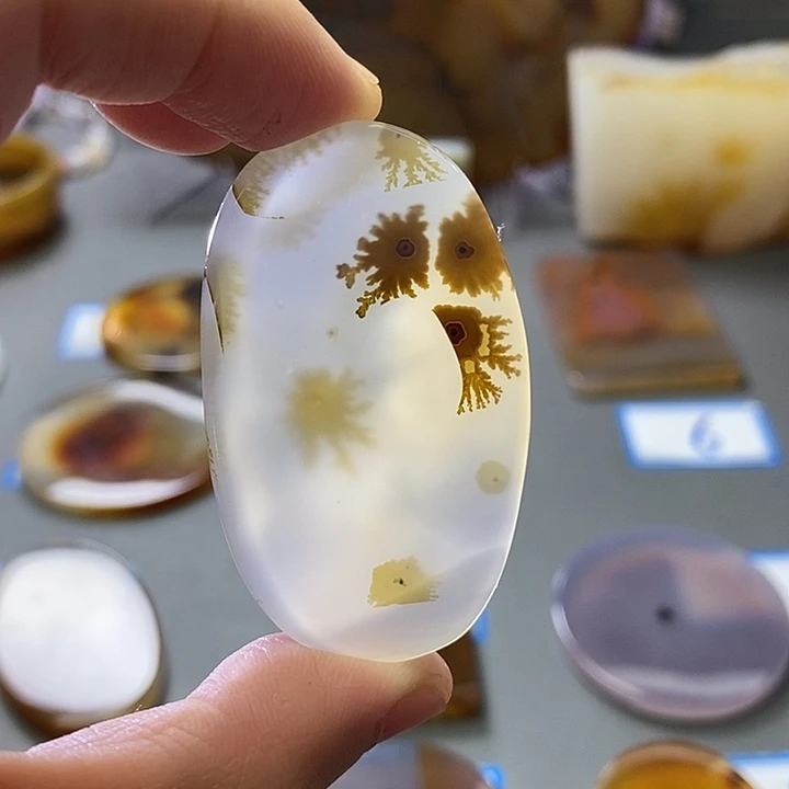 玛瑙/玉髓未镶嵌珠宝半成品65