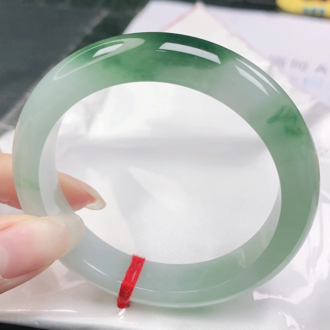 翡翠未镶嵌手镯翡翠55.0冰胶润飘绿正圈