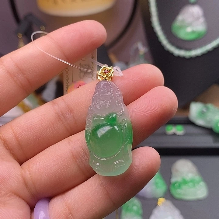 翡翠未镶嵌吊坠(赠链)