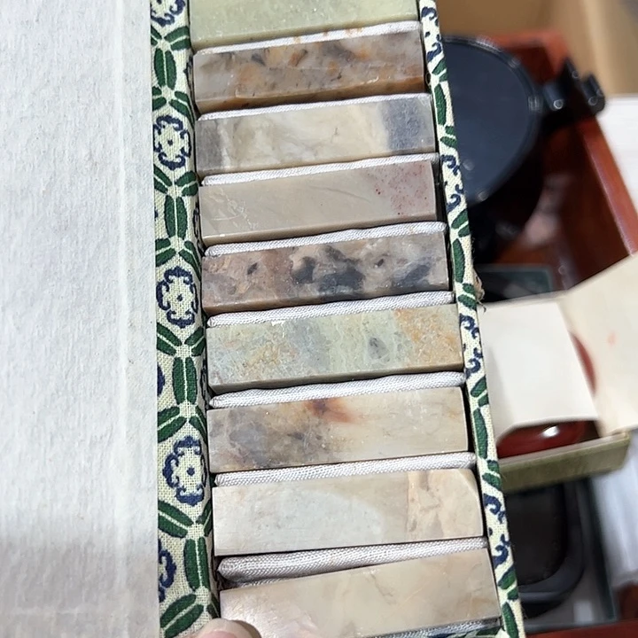 极**+新亿阁中古杂项无售后