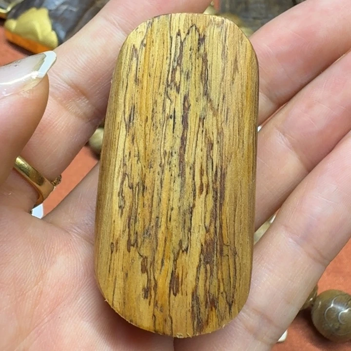 大叶紫檀（黑酸枝木类）