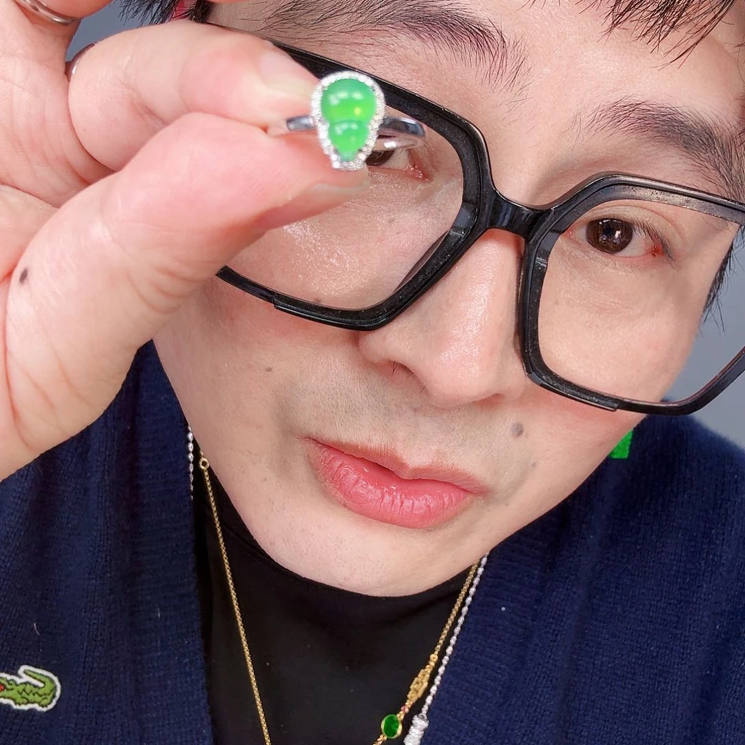 翡翠颈饰18K金镶嵌?****达一个