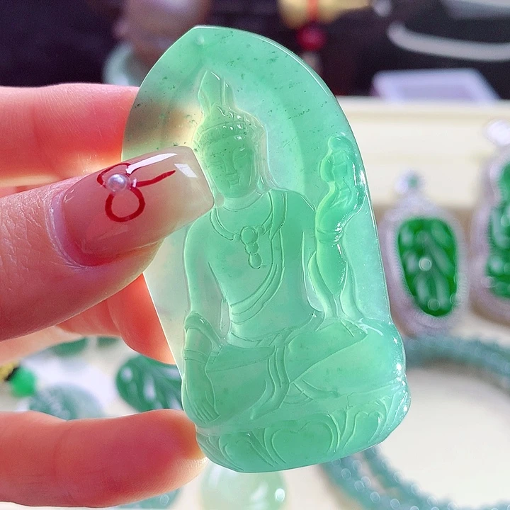 翡翠颈饰未镶嵌天然