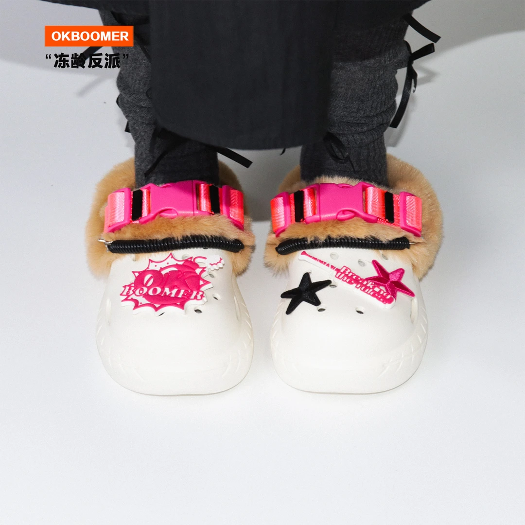 OKBOOMER冻龄反派加绒洞洞鞋秋冬季外穿少女可爱时尚保暖毛毛拖鞋