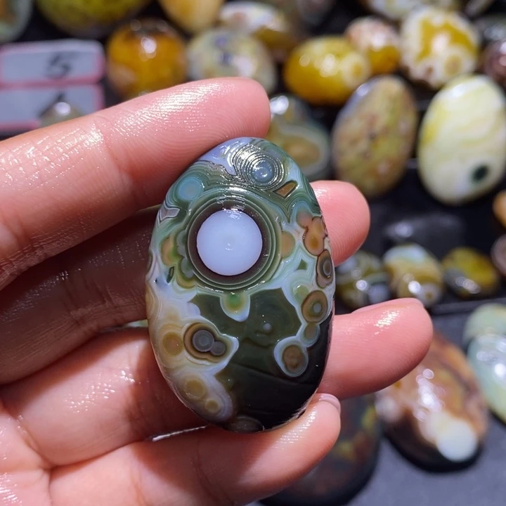 玛瑙/玉髓未镶嵌珠宝半成品74