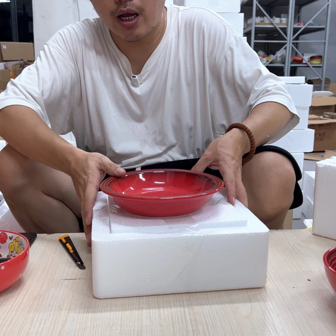 老姊妹家瓷器好漂亮红色大草帽微瑕