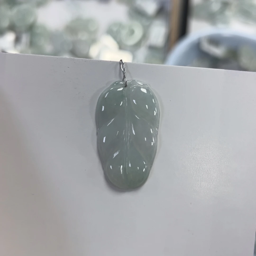 翡翠未镶嵌颈饰叶子