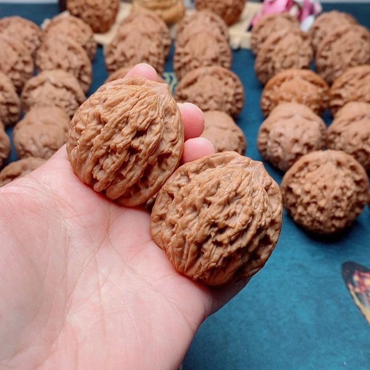 文玩核桃把件麦虎40