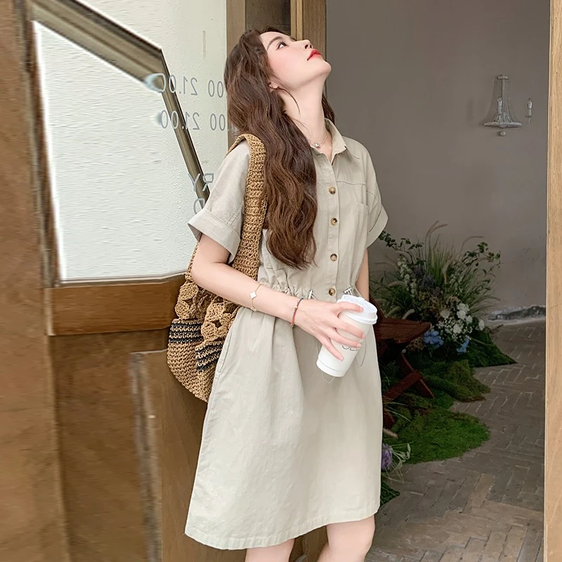 卡其色连衣裙女夏季2025新款韩系休闲气质收腰小个子工装风衬衫裙