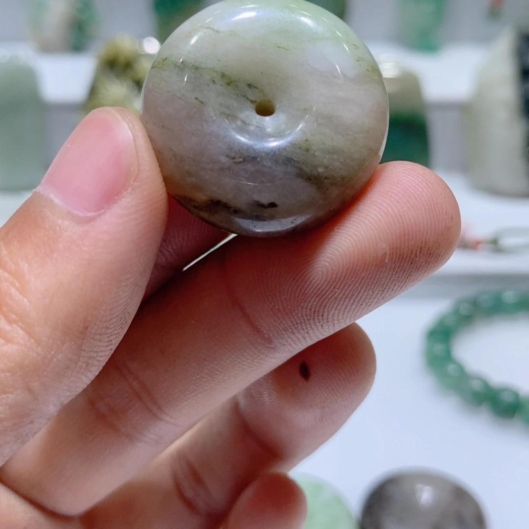 独山玉未镶嵌挂件