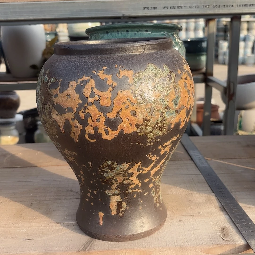 花盆紫砂口径16高度27一个油画胖鱼尾