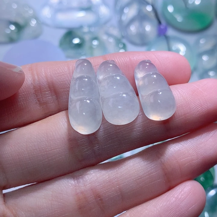 翡翠颈饰未镶嵌豆