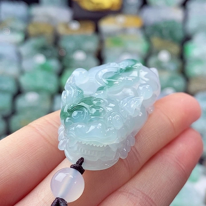 颈饰未镶嵌翡翠天然