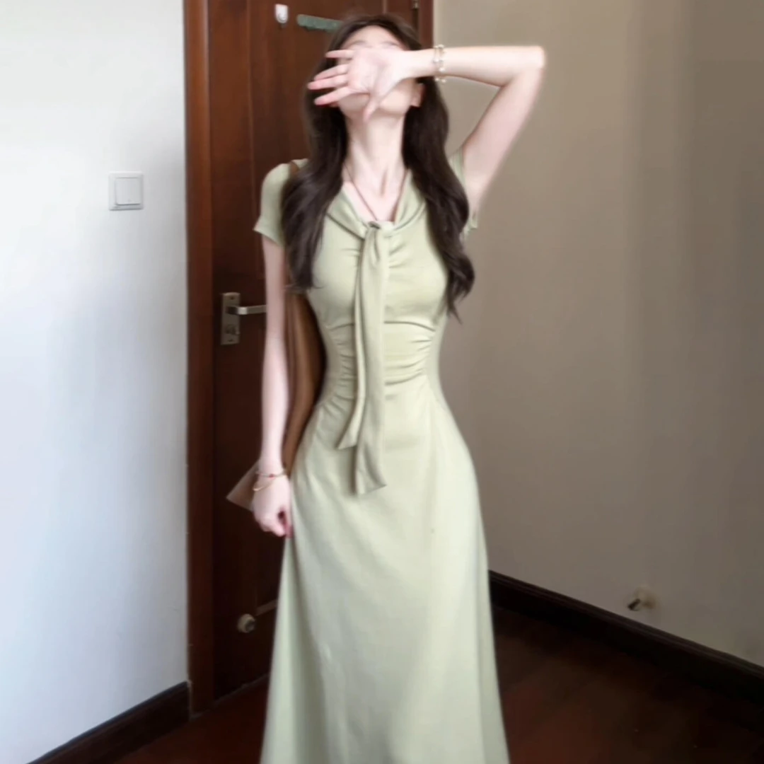 2025新爆款今年流行法式绿色连衣裙子女夏季气质显瘦掐腰包臀长裙