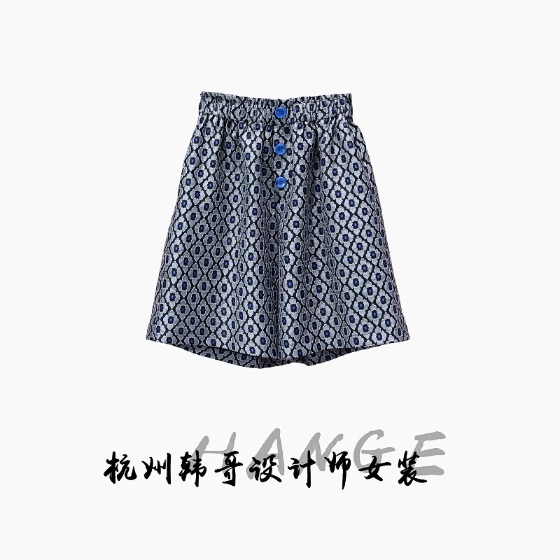 【韩哥女装】2025夏季轻薄透气银灰色花朵刺绣高腰时尚A字短裤9539