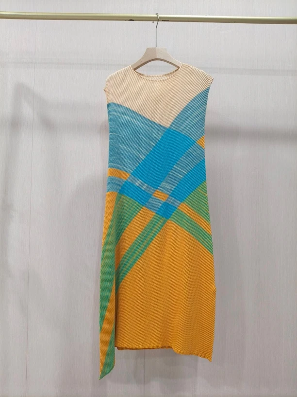 【Hua】17975夏季新款减龄显瘦舒适百搭宅家度假拼色褶皱无袖连衣裙