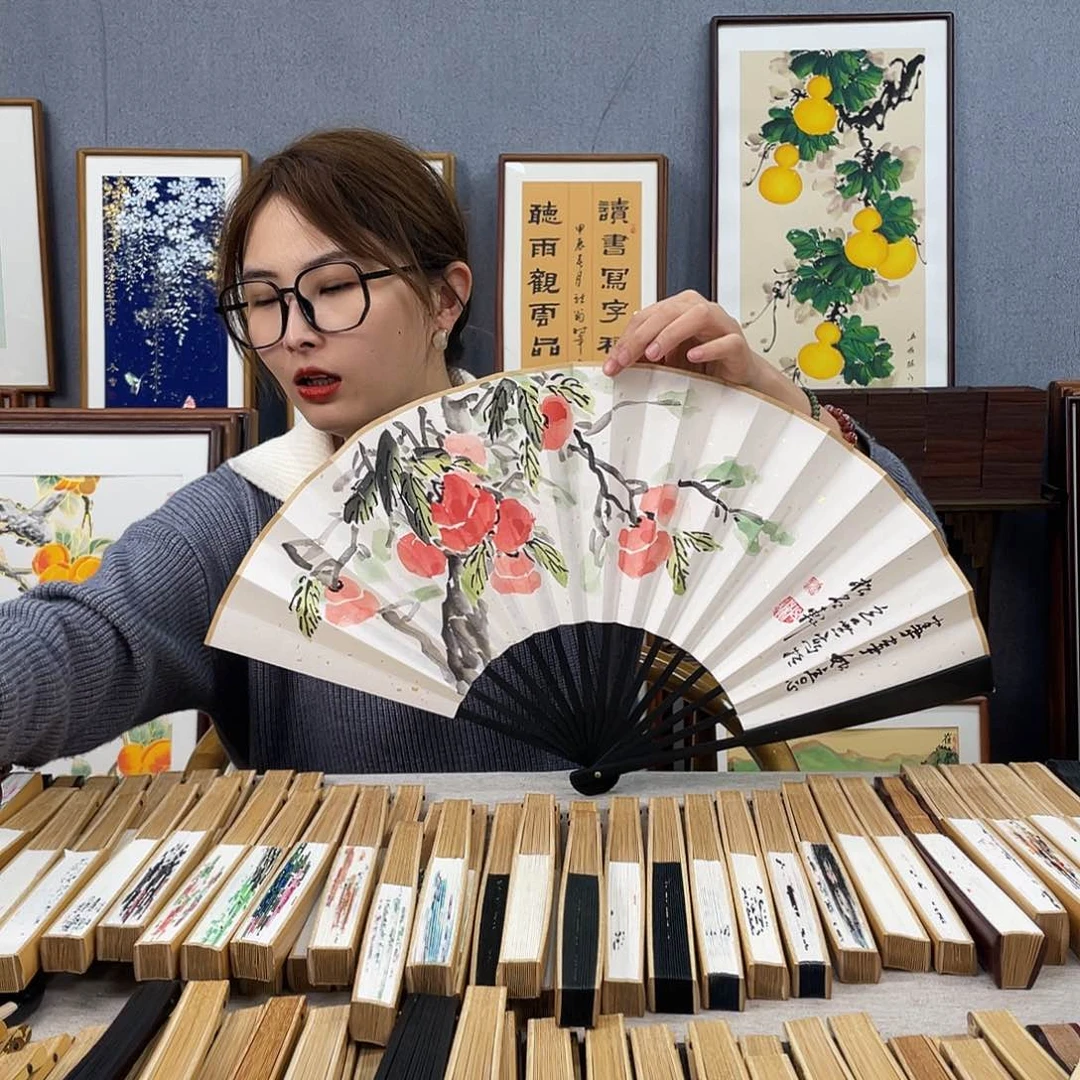 国画十寸福利折扇带中玉扇骨（默认粘好发出）